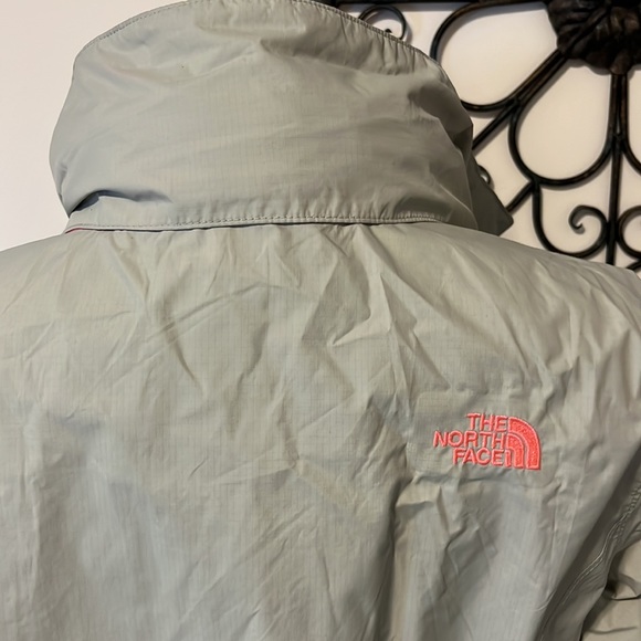 The North Face HyVent windbreaker/shell jacket, light grey/coral pink, Women's L - Picture 9 of 16